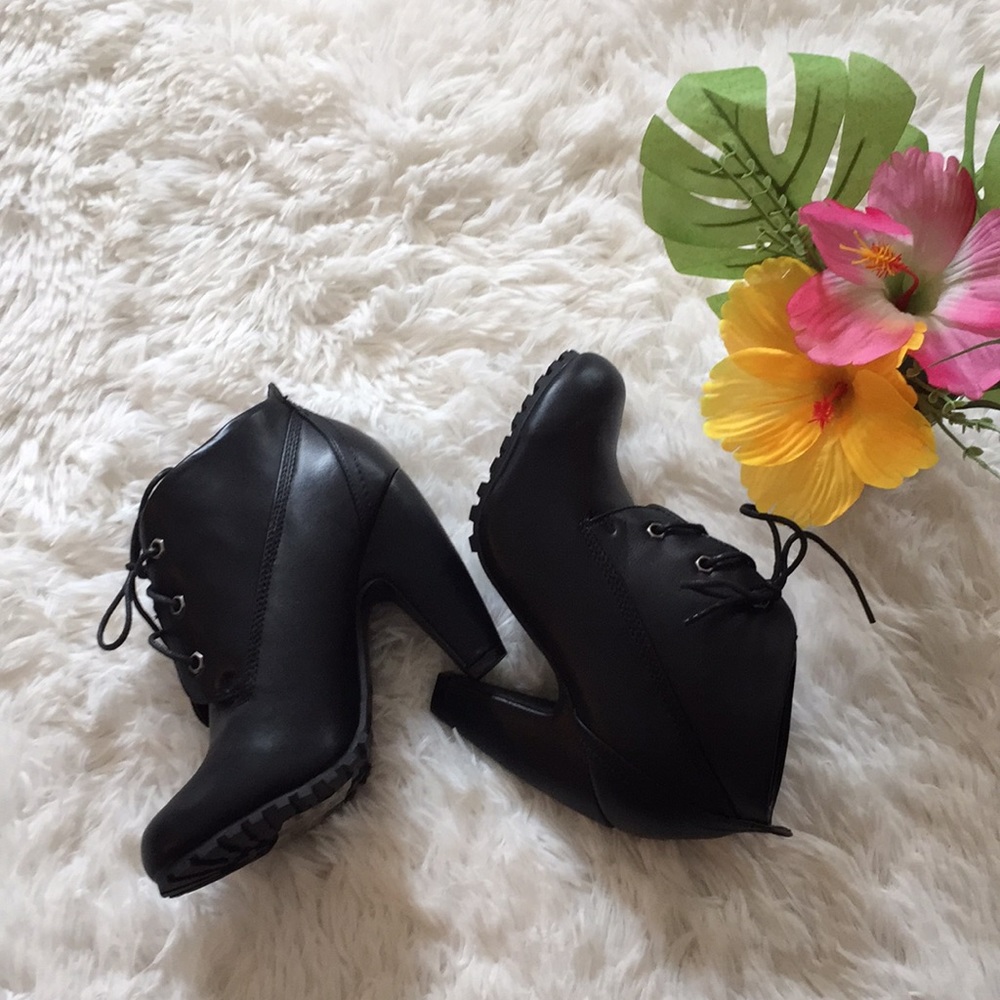 NIB Bamboo Booties size 8